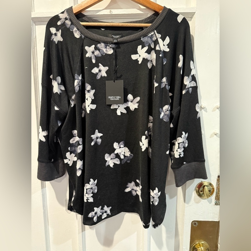 Simply Vera Vera Wang Black and White Floral Sweatshirt